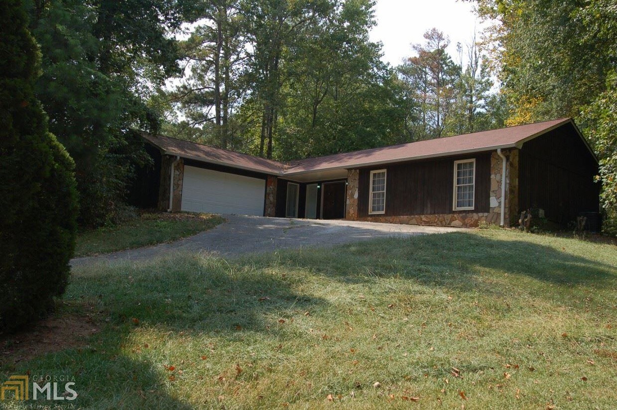 Primary Photo - 3369 Mountain Hollow Dr