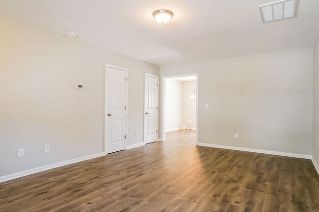 Building Photo - 77 Longleaf Pine St