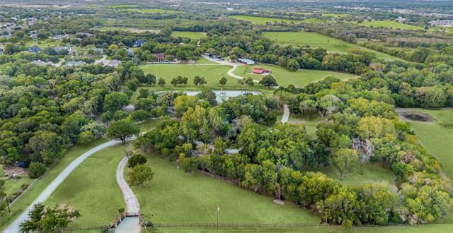 Foto del edificio - 1300 Brush Creek Rd