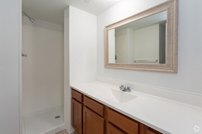 2 HAB, 2 BA - 920 ft² - Whitehall Apartments