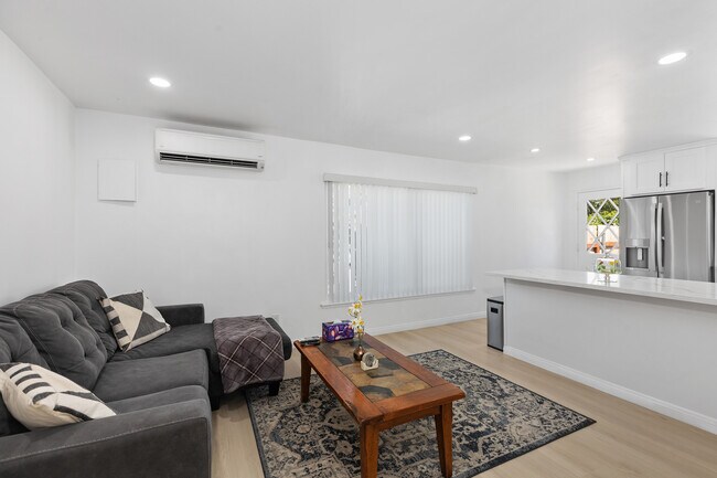 Foto del edificio - 5588 Shasta Ln