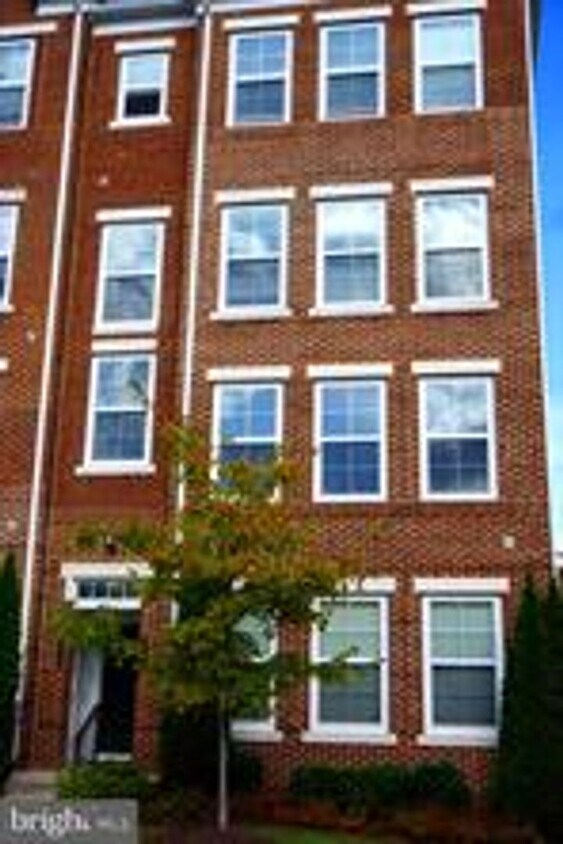 2956 Finsbury Pl, Oakton, VA 22031 House Rental in Oakton, VA