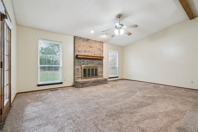 Building Photo - 16404 Del Mar Dr