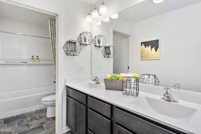 Foto del edificio - 4 br, 2.5 bath House - 10551 Blaine Street