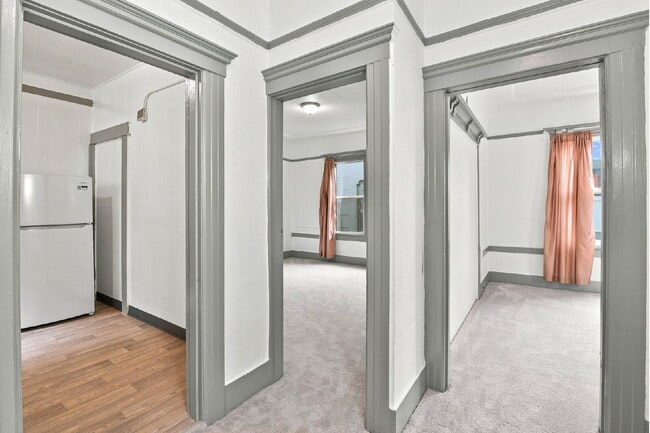 Building Photo - "Charming 2-Bedroom in Vibrant San Francisco!"