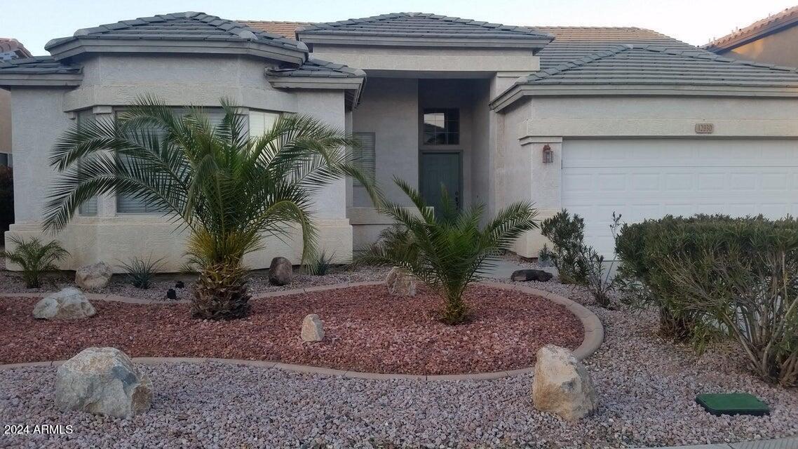 Foto principal - 12930 W Pershing St