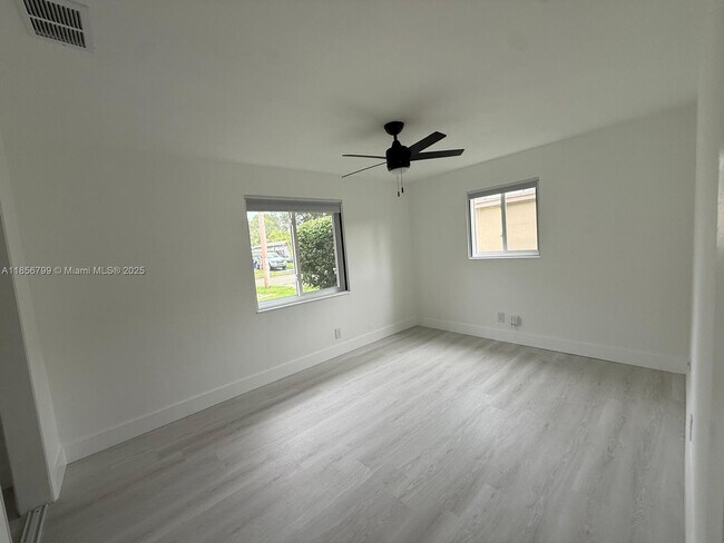 Foto del edificio - 5023 SW 93rd Ave