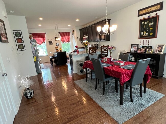 Foto del edificio - 4014 Pompton Ct