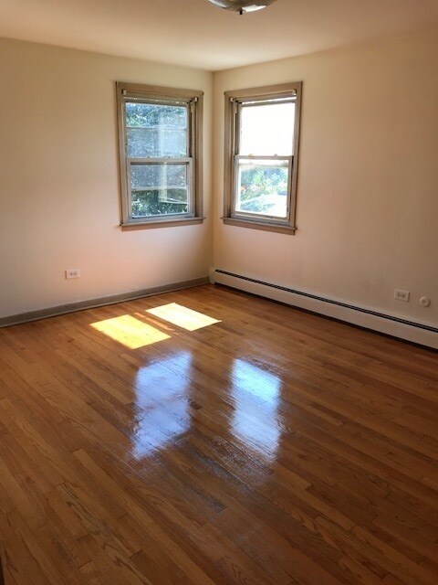Building Photo - 6441 W Higgins Ave