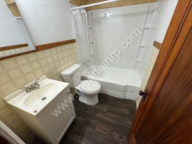 Foto del edificio - 2021 Redwood Ave