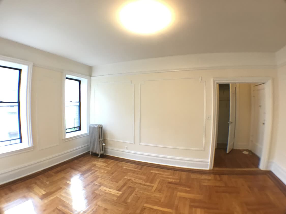 Primary Photo - 565 85th St