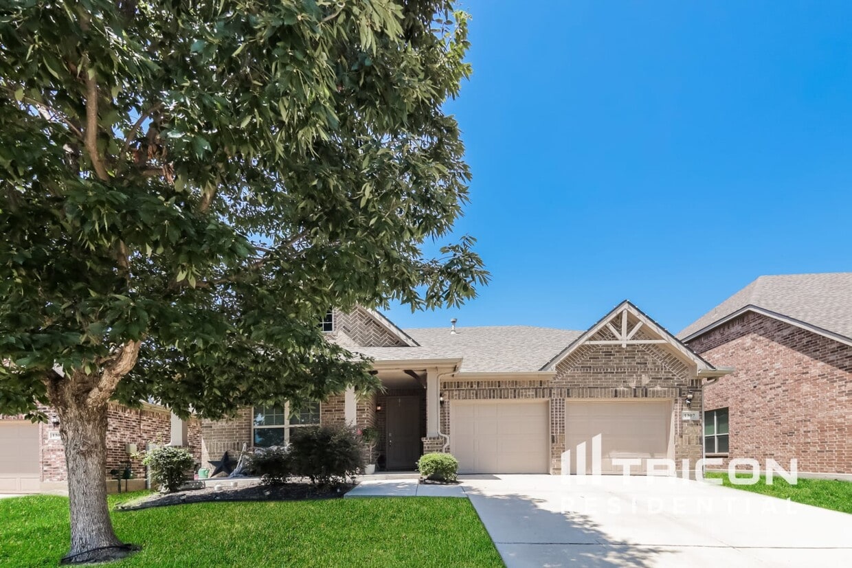 Foto principal - 1307 Hidden Valley Dr