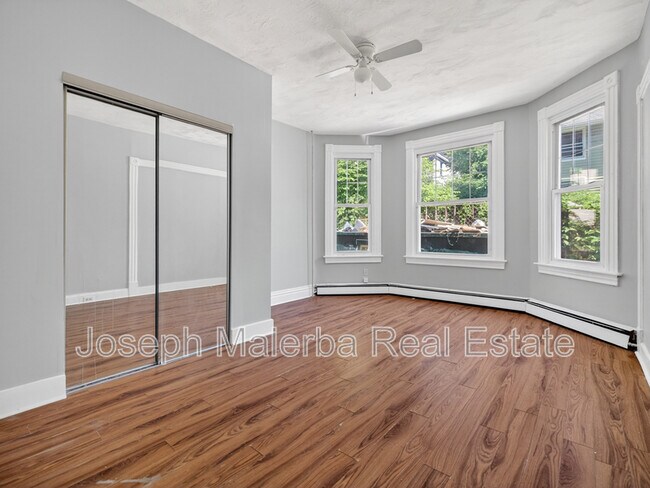 Foto del edificio - 195 Laurel Hill Ave