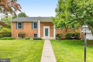 Building Photo - 1023 Westbriar Dr NE