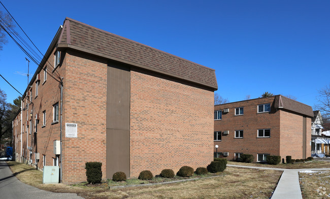 Building Photo - Vernon Court Apartments