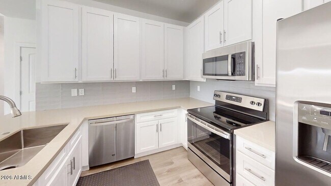 Foto del edificio - 9160 N 67th Ave