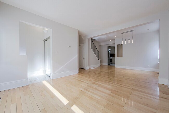 Building Photo - 39 Windermere Ave