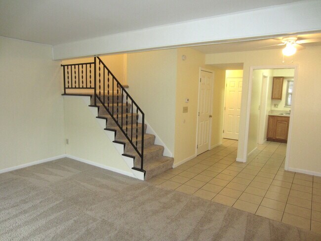 Building Photo - 5590 Ironwood Ct