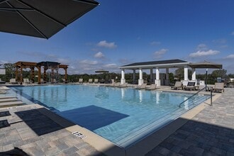 Building Photo - The Waverly at Winter Haven