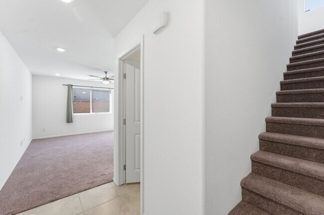 Foto del edificio - Three-Bedroom House For Rent!