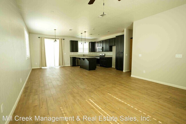 Foto del edificio - 3 br, 2 bath House - 3221 N. Noyes Ct