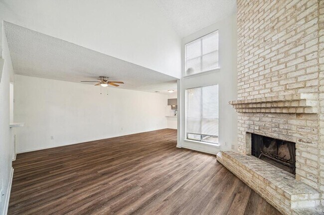 Foto del edificio - 5779 Easthampton Dr