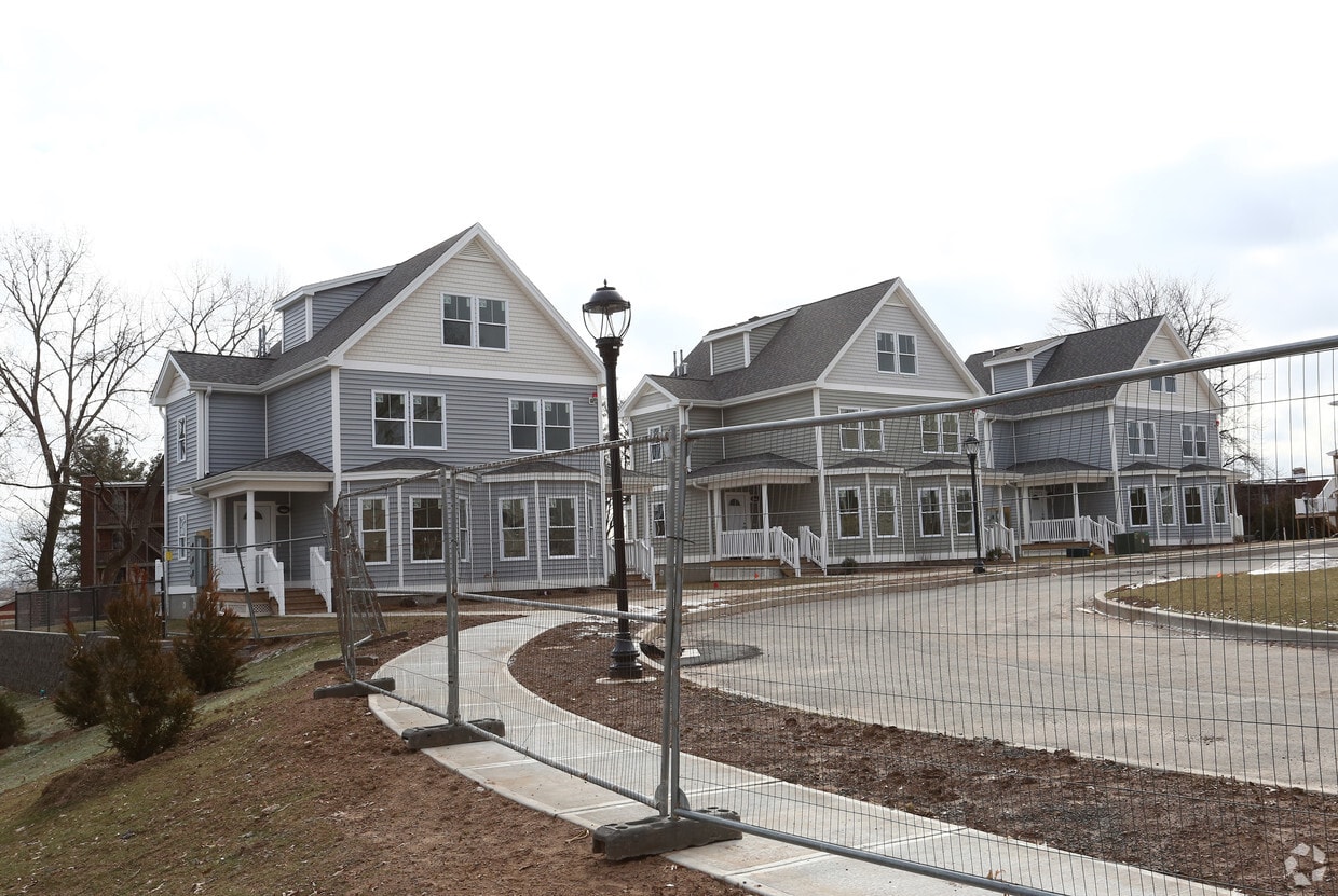 Nelton Court 2471 Main St Hartford CT 06120 Apartments com Nelton Court 2471 Main St Hartford CT 06120 Apartments com