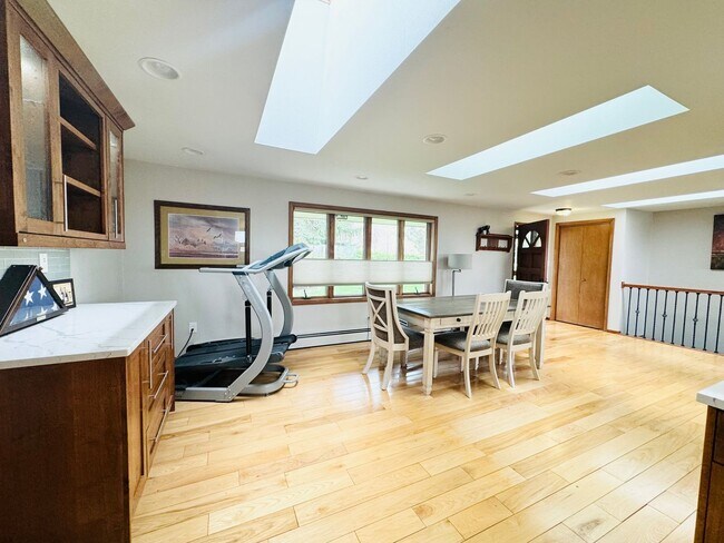 Foto del edificio - 4 Bedroom 2 Bathroom Home in a Quiet Count...