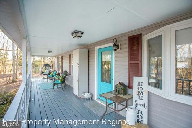 Building Photo - 3 br, 1 bath House - 4042 Novum Dr.