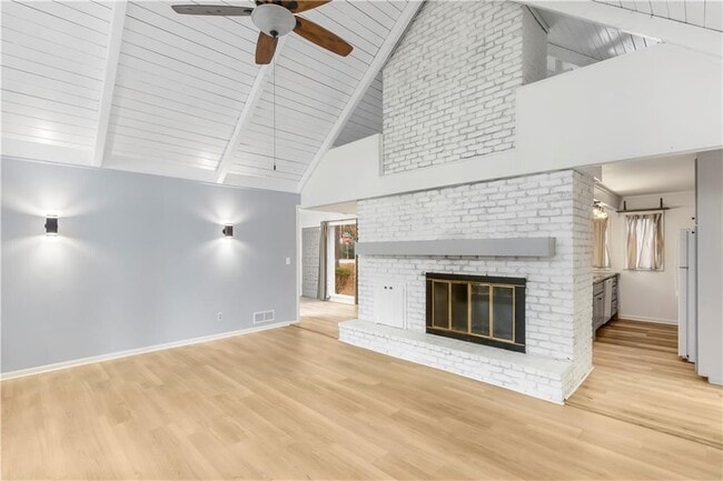 Building Photo - 264 Jones Dr