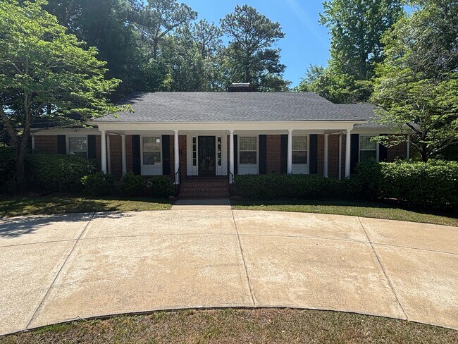 Foto del edificio - 1513 Raeford Rd