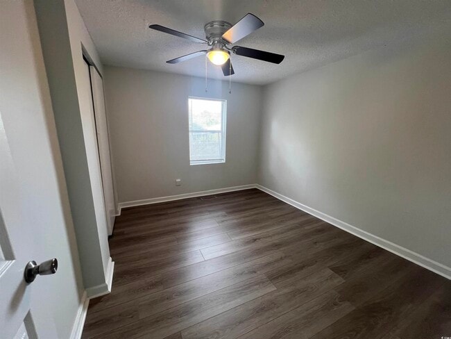 Building Photo - 1508 Edge Dr