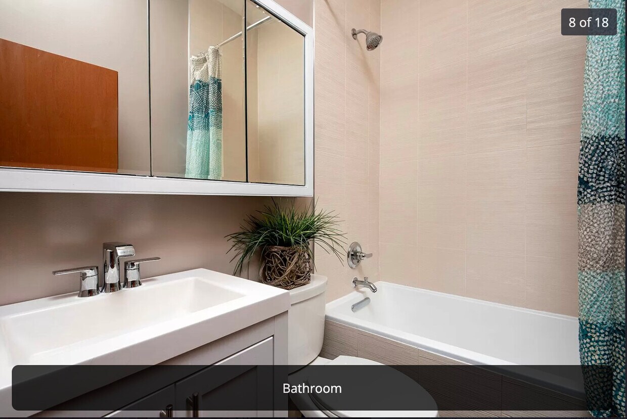 Foto principal - 2727 W Evergreen Ave