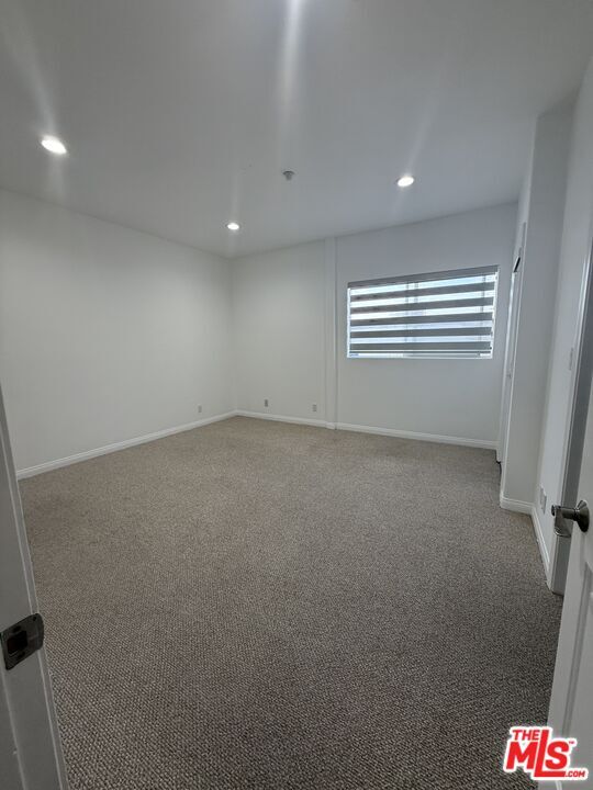 Building Photo - 621 E Olive Ave