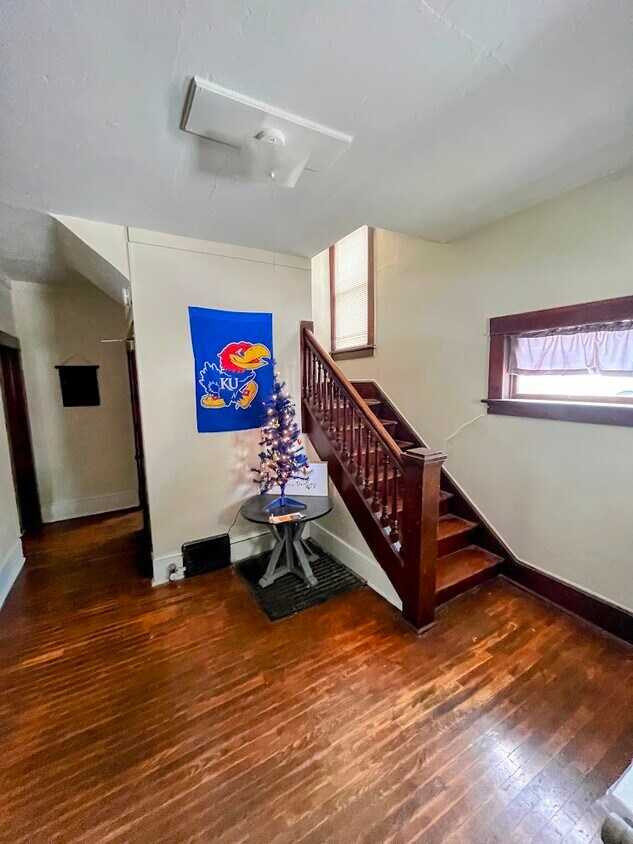 Foto del edificio - 407 W 13th St