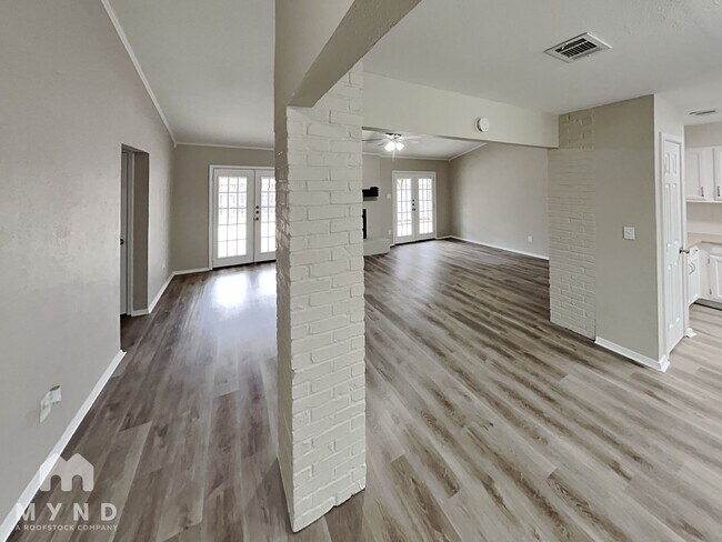 Building Photo - 105 Ripplewood Dr