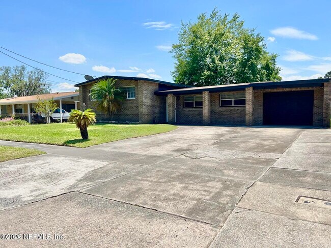 Building Photo - 6634 Kinlock Dr