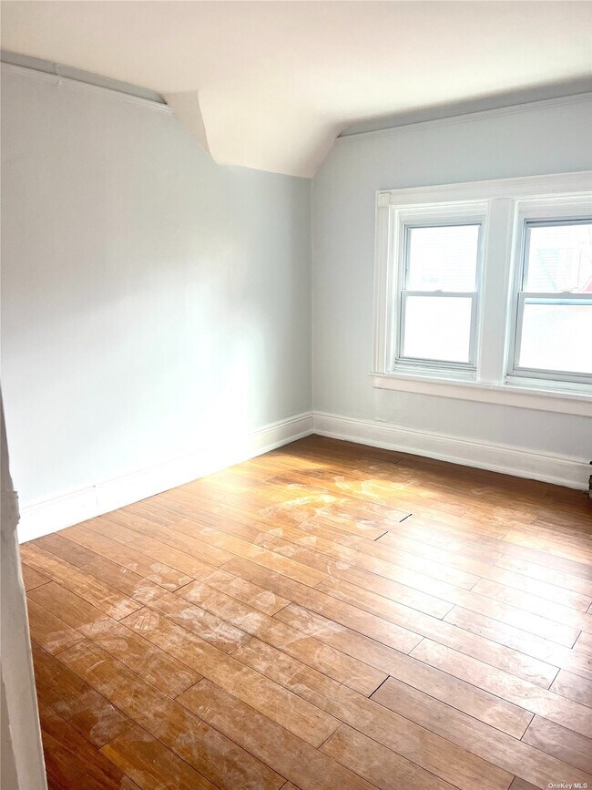 Building Photo - 42-21 Ketcham St