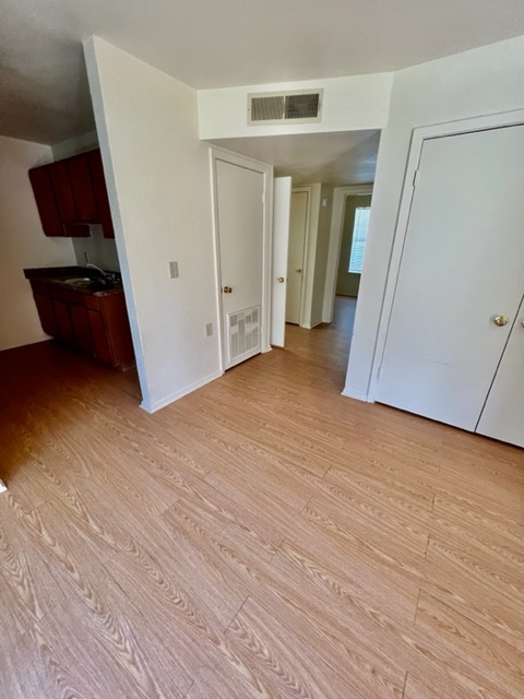 Foto del edificio - 1604 E 50th St
