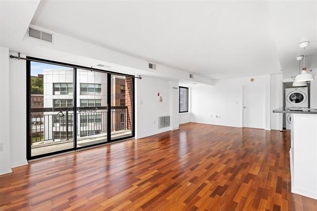 Foto del edificio - 700 1st St