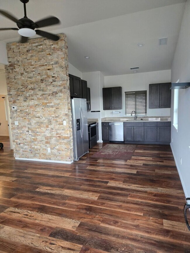 Foto del edificio - Price Reduced!!! Call this Home 2 Bed 1 Bath Solar Home In Rimrock Contact Property Pros Property...