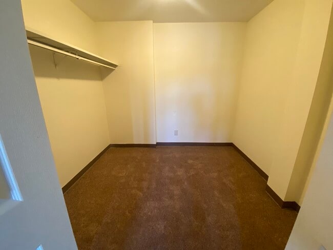 Building Photo - 157 Pleasant St