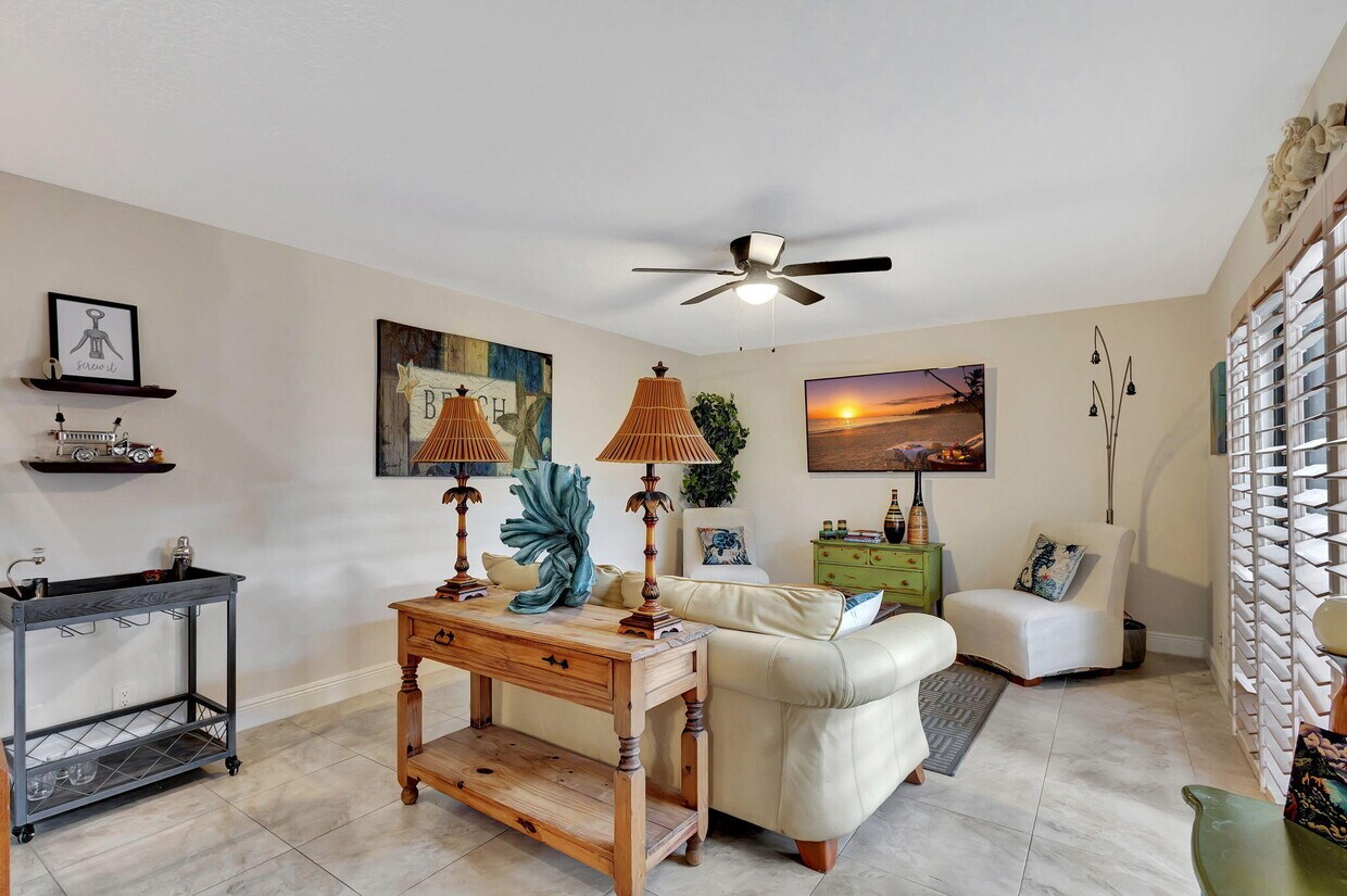 Foto principal - 99 Lake Arbor Dr
