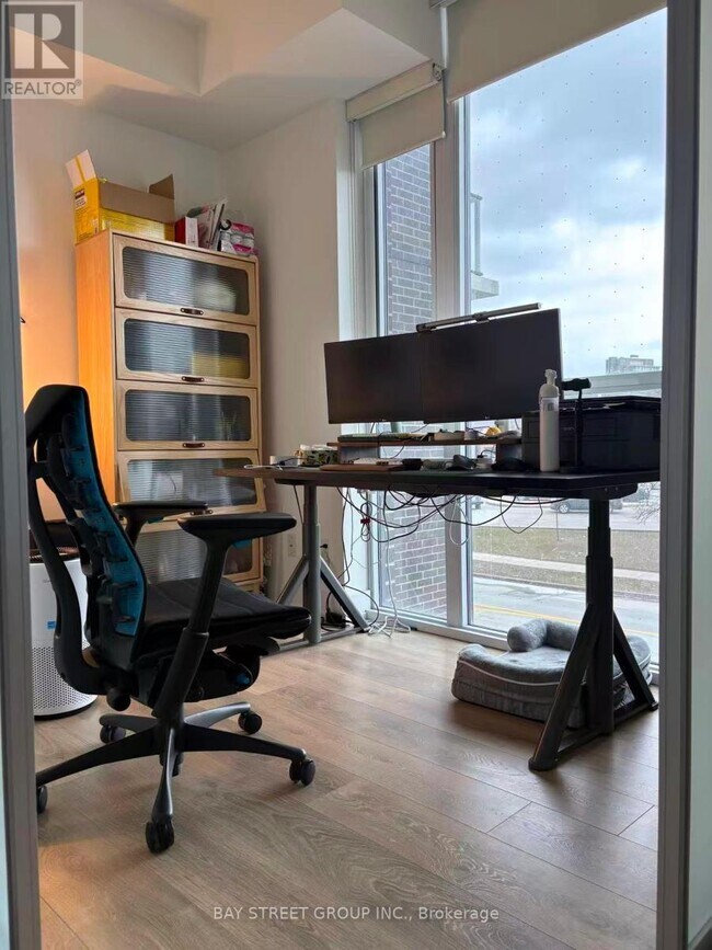 Photo du bâtiment - 128 Fairview Mall Dr