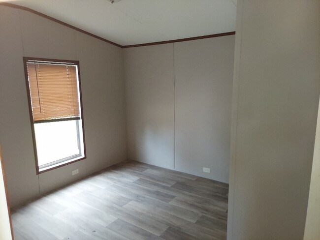 Building Photo - 802 Carolina Dr