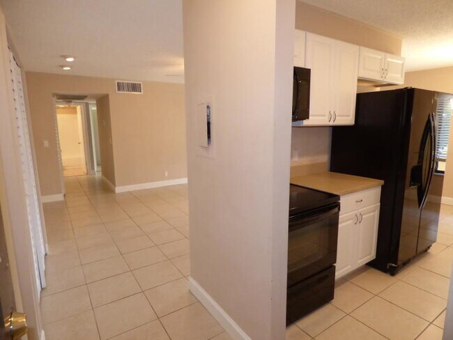 Foto del edificio - 150 Pineview Rd