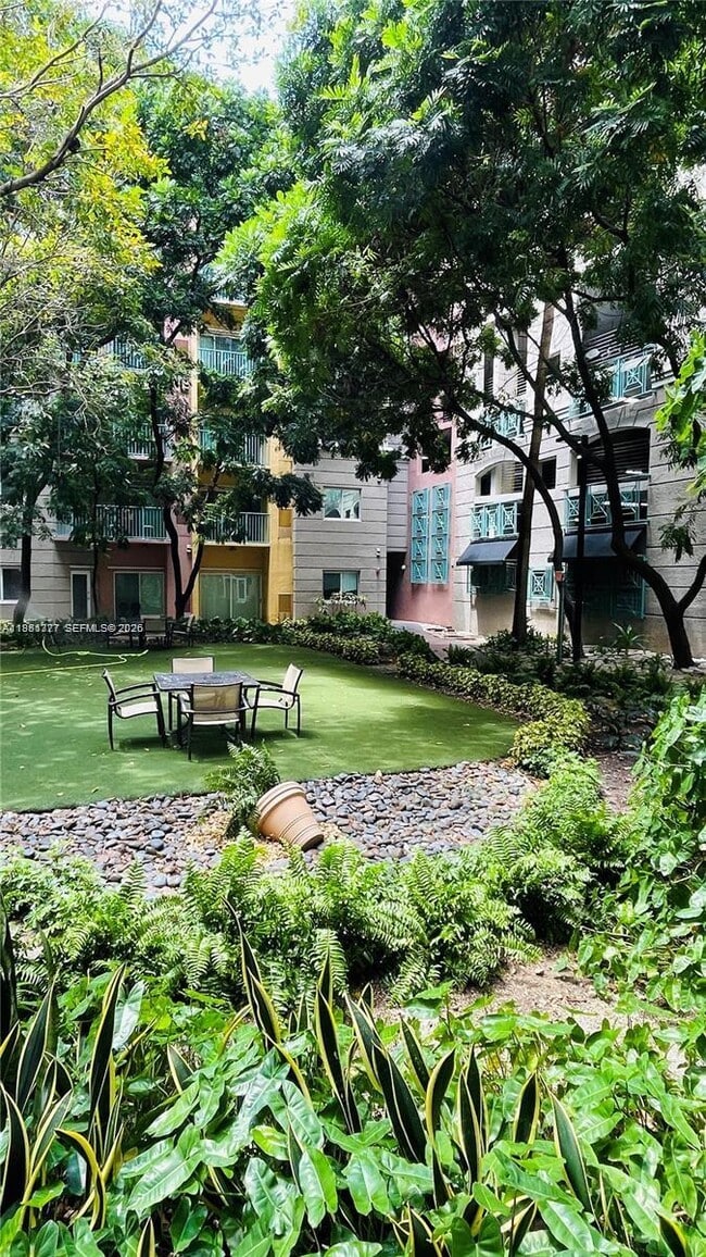 Building Photo - 6001 SW 70th St