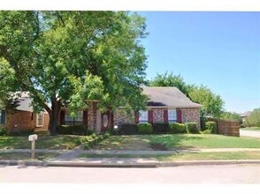 Building Photo - 4429 Seville Ln