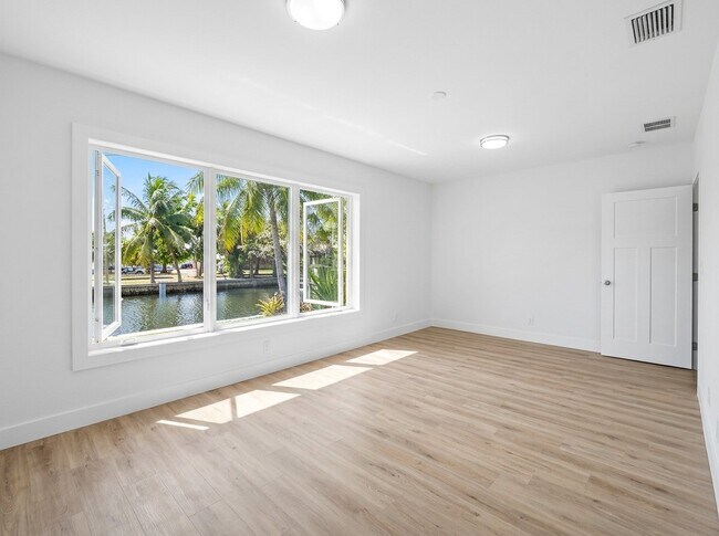 Photo - 420 SE 9th Ct (Fort Lauderdale, FL) Apartment