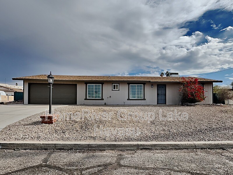 Foto principal - 750 Lakeland Dr